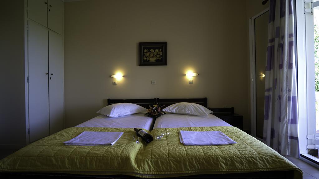 Meltemi Standard Studios Kalamákion Extérieur photo